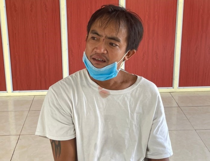 Gã "giang hồ làng" cả gan lập chốt, chặn xe để thu tiền người dân qua đường