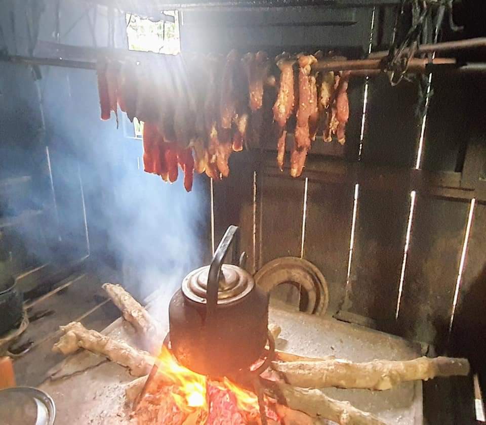 B&ograve; nướng lụi chấm muối kiến v&agrave;ng - Ảnh 3.