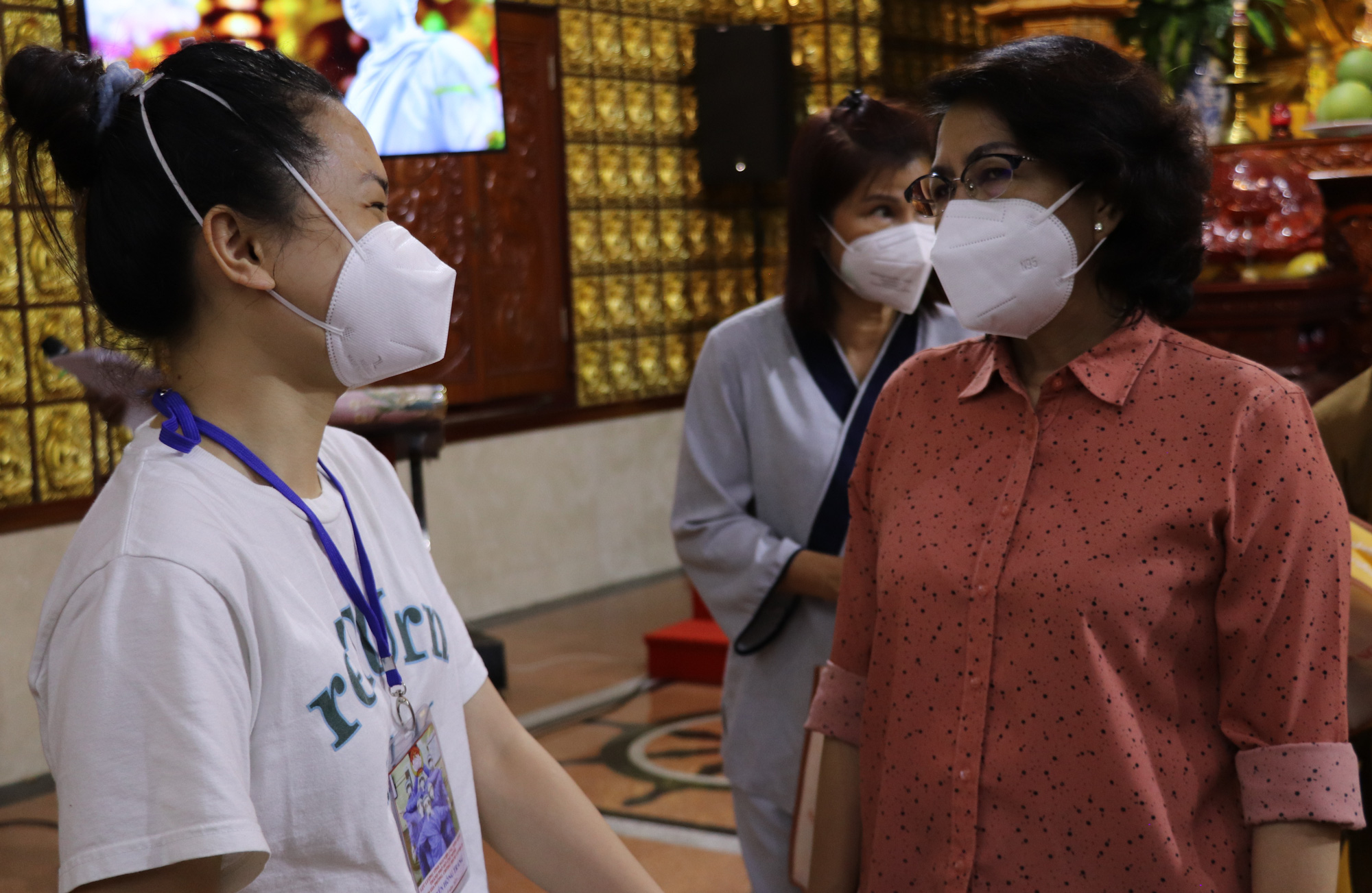 TP HCM: Hàng trăm chức sắc, tín đồ tôn giáo tình nguyện phục vụ tại các bệnh viện điều trị Covid-19