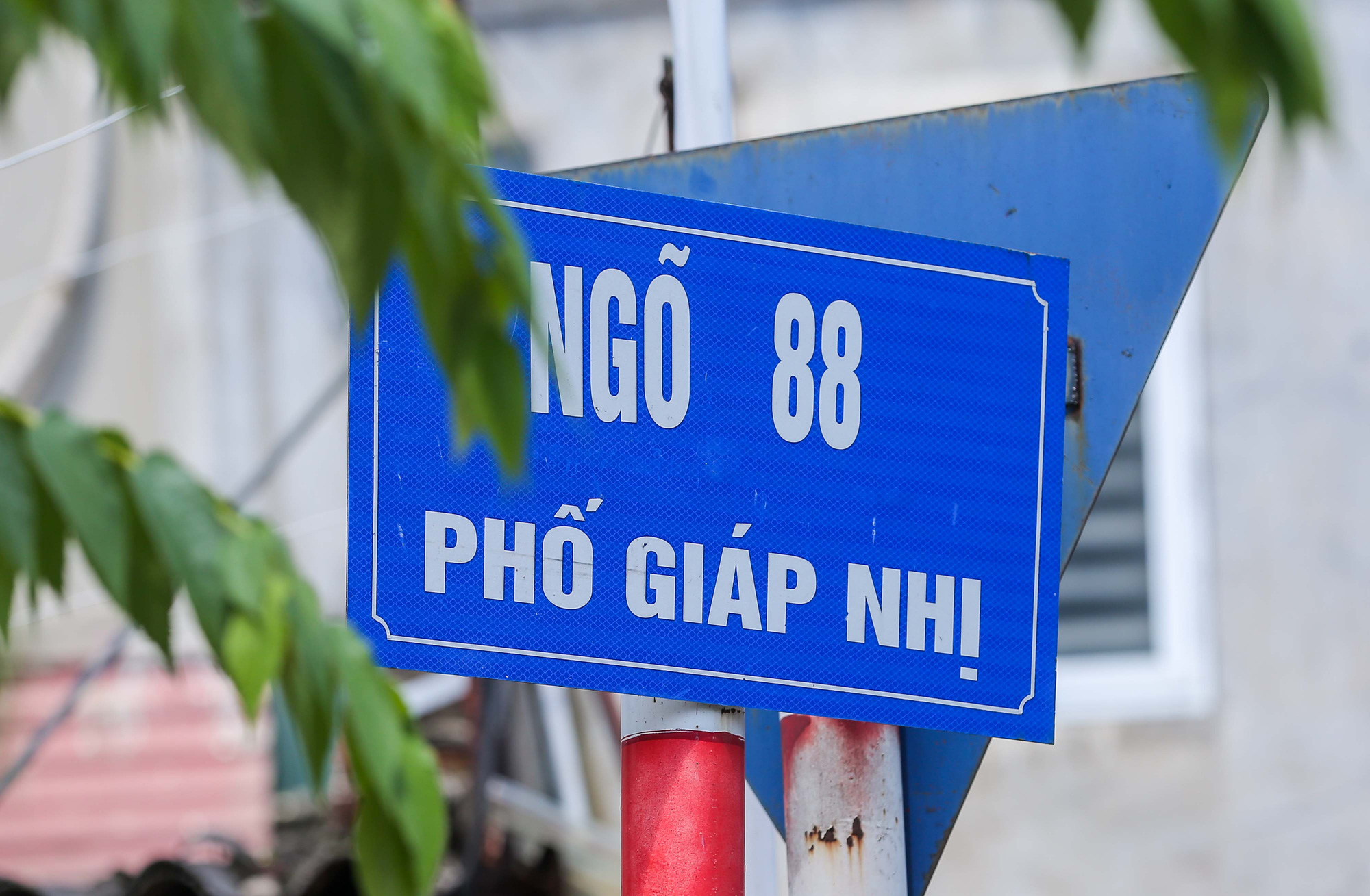 CLIP: Phong toả 1 khu d&acirc;n cư c&oacute; ca nhiễm SARS-CoV-2 l&agrave; người b&aacute;n rau củ quả online - Ảnh 3.
