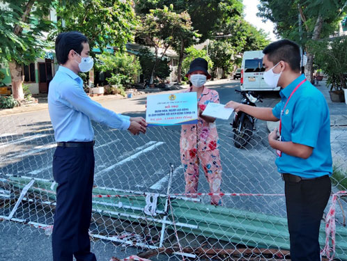 San sẻ khó khăn với đoàn viên - Ảnh 1.