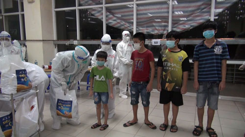 Đêm hội Trung thu ở bệnh viện dã chiến