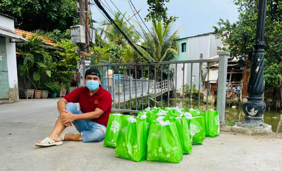 Quyền Linh nhận 10.000 tin nhắn mỗi ngày của người dân - Ảnh 3.