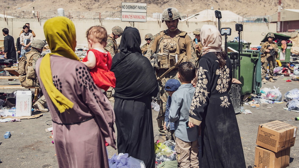 Đa số đồng minh Afghanistan còn kẹt lại sau các chuyến không vận