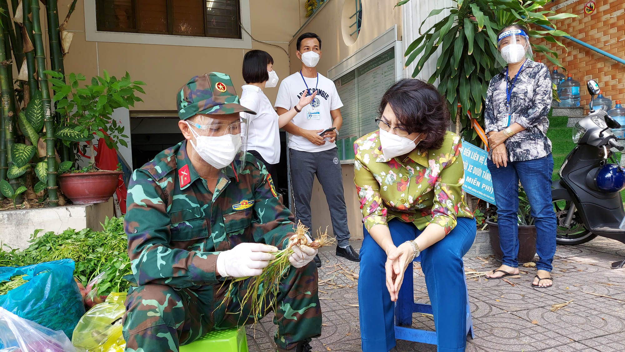 Nỗ lực phủ kín túi an sinh cho người khó khăn