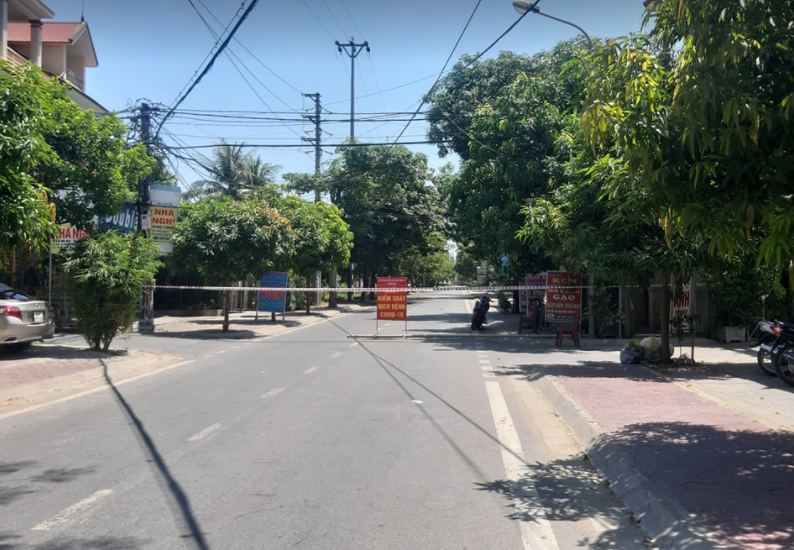 Tụ tập uống nước chè lúc giãn cách, bị phạt 50 triệu đồng
