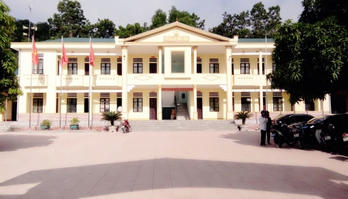 Ph&oacute; Chủ tịch x&atilde; bị đ&igrave;nh chỉ c&ocirc;ng t&aacute;c 15 ng&agrave;y v&igrave; k&yacute; x&aacute;c nhận cho người từ v&ugrave;ng c&oacute; dịch về địa phương - Ảnh 1.