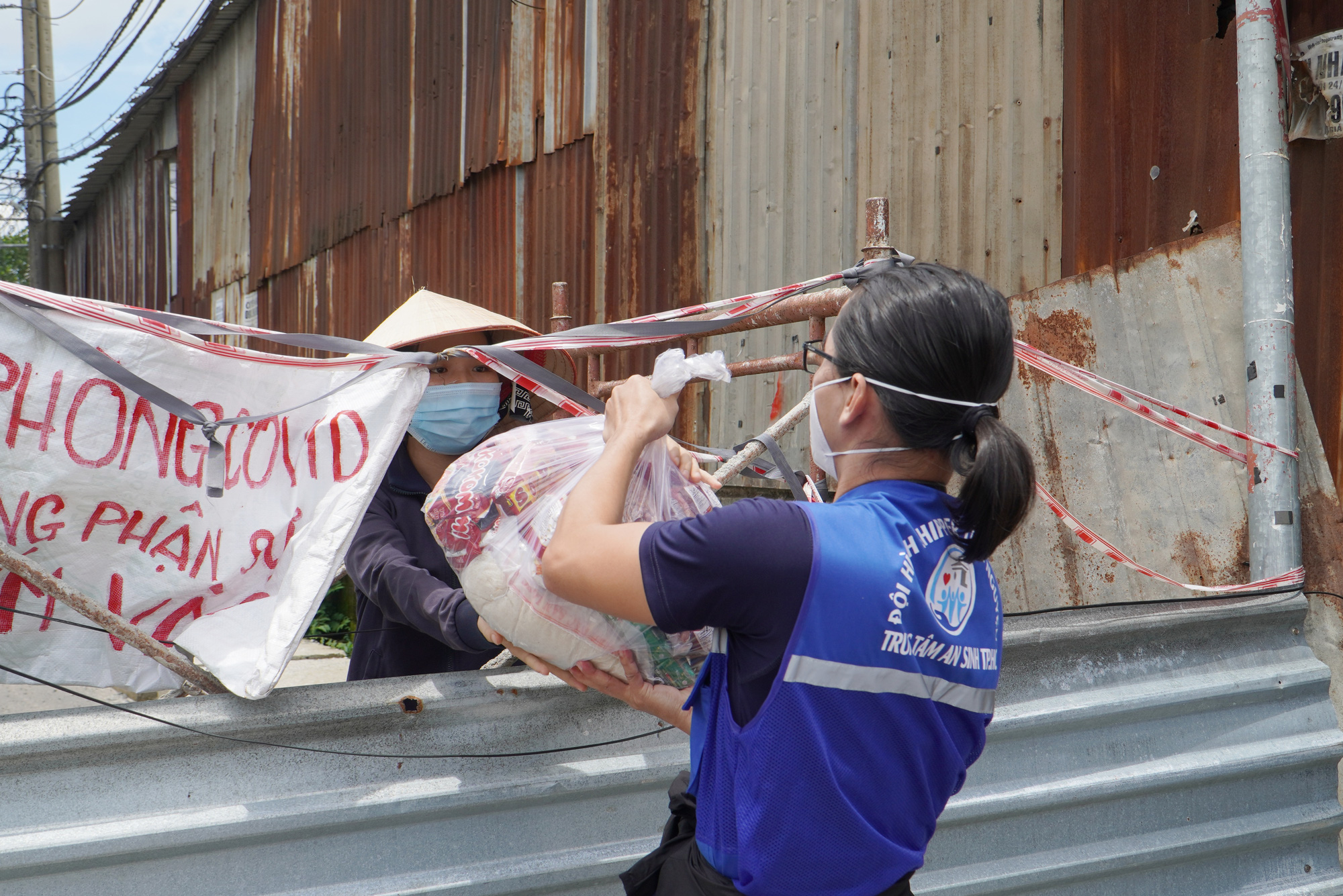 NÓNG: HĐND TP HCM thông qua gói hỗ trợ thứ 3, yêu cầu chính quyền triển khai ngay