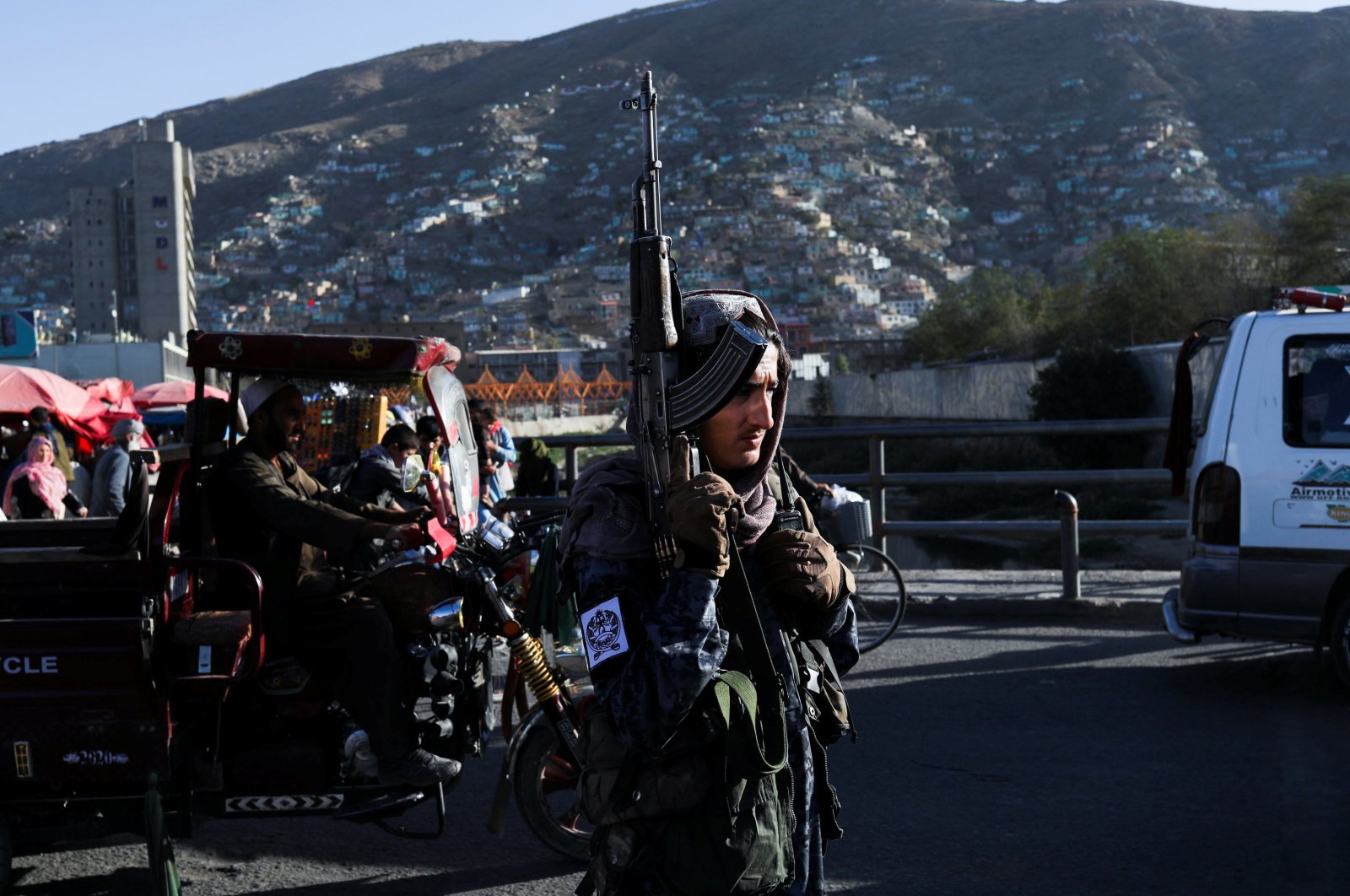 IS "đánh bom liên hoàn”, hàng chục tay súng Taliban thương vong