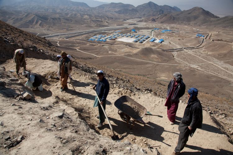 Nga và Trung Quốc quan tâm khối tài nguyên 1.000 tỉ USD của Afghanistan