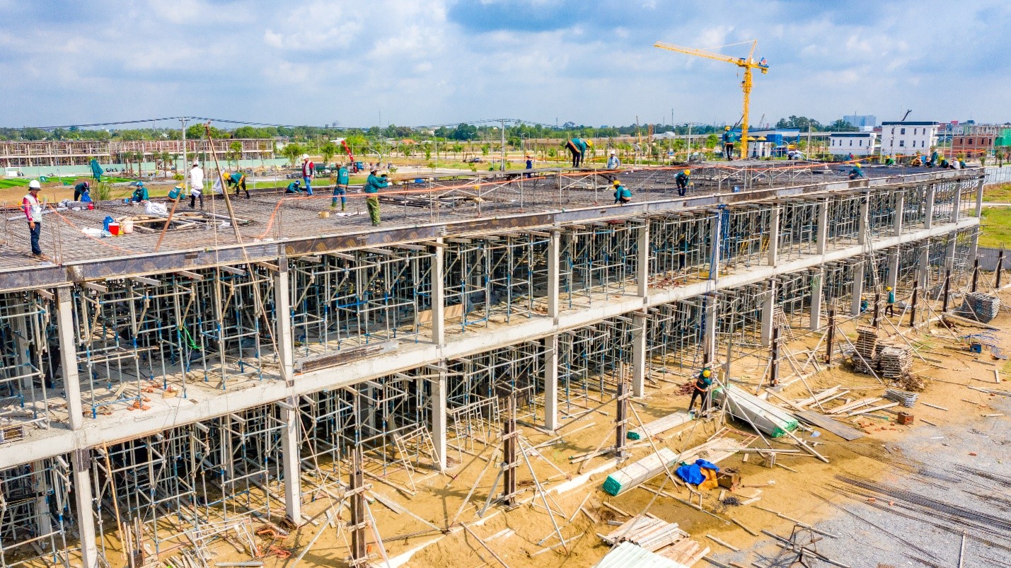 Doanh nghiệp bất động sản bung hàng hàng hoạt - Ảnh 3.