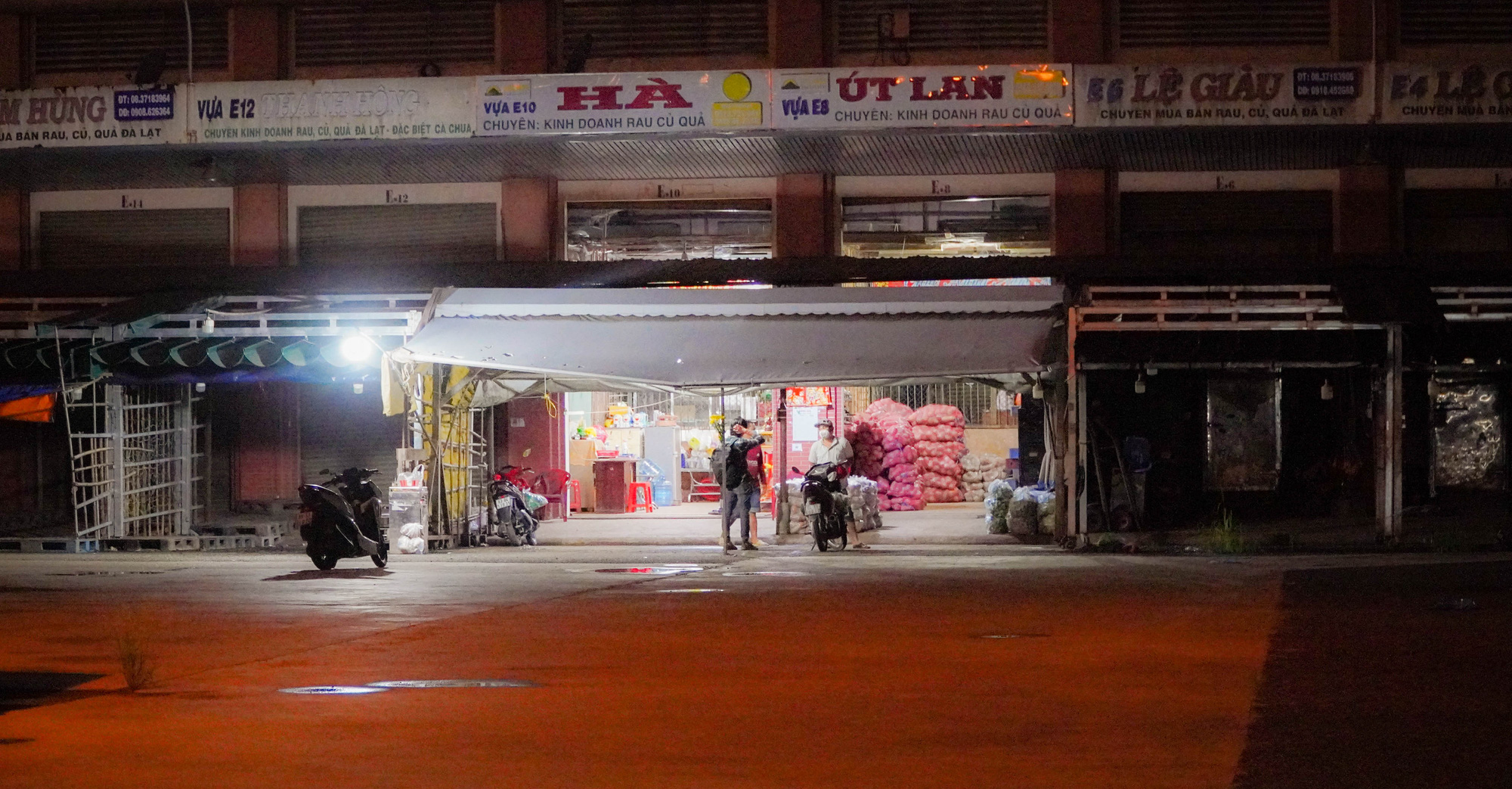 Chợ đầu mối nông sản Hóc Môn sáng đèn trở lại - Ảnh 11.