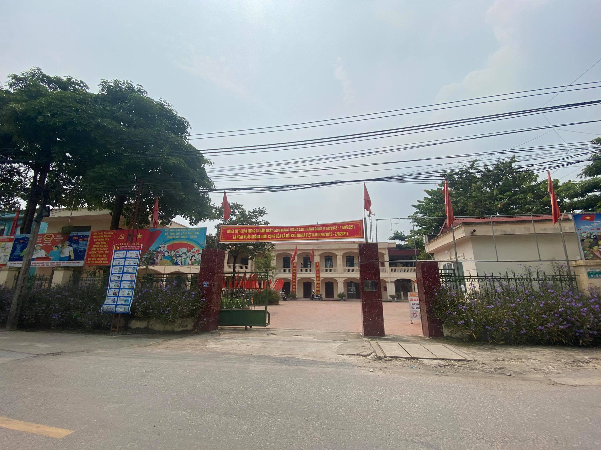 Kỷ luật chủ tịch, phó chủ tịch xã để đưa tang đông người trong thời gian giãn cách xã hội - Ảnh 2.