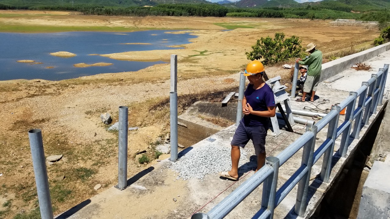 Miền Trung lo ứng phó thời tiết nguy hiểm