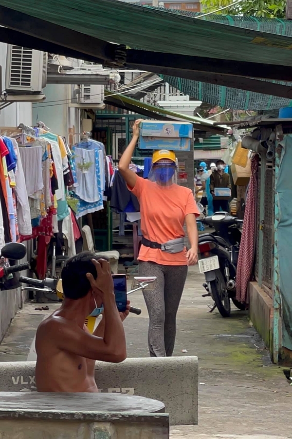 H&rsquo;Hen Ni&ecirc; x&ocirc;ng pha v&aacute;c gạo, th&iacute;ch được gọi l&agrave; thanh ni&ecirc;n t&igrave;nh nguyện - Ảnh 6.