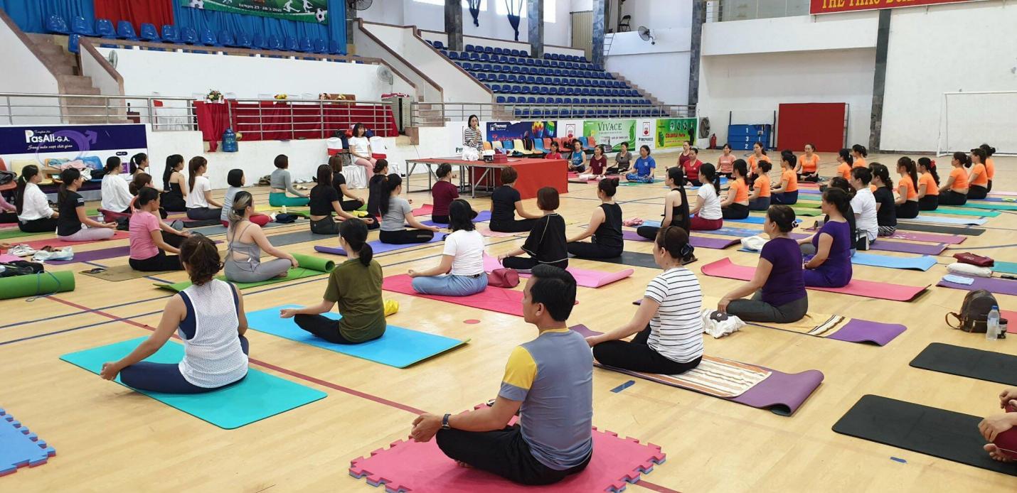 Người phụ nữ nhiệt huyết với yoga v&agrave; thiền  - Ảnh 3.