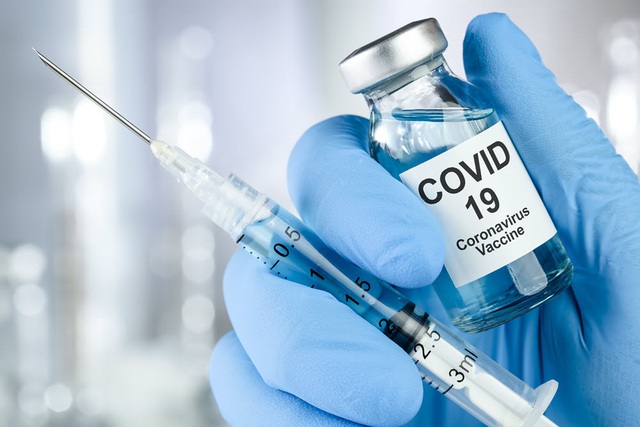 Một chi nhánh ngân hàng đưa 15 người không phải là nhân viên vào tiêm vắc-xin Covid-19