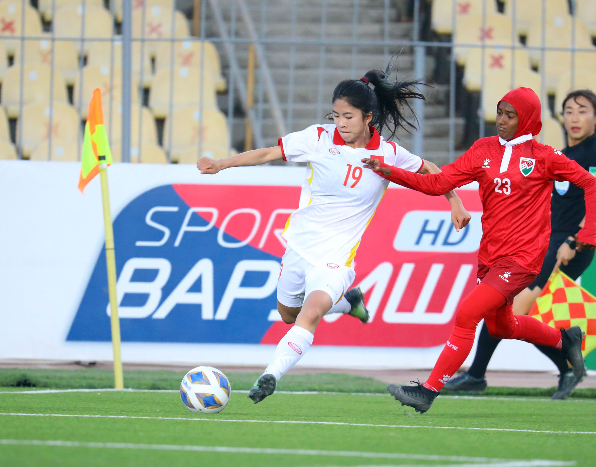 Tuyển nữ Việt Nam đ&egrave; bẹp Maldives với tỉ số... 16-0 - Ảnh 2.