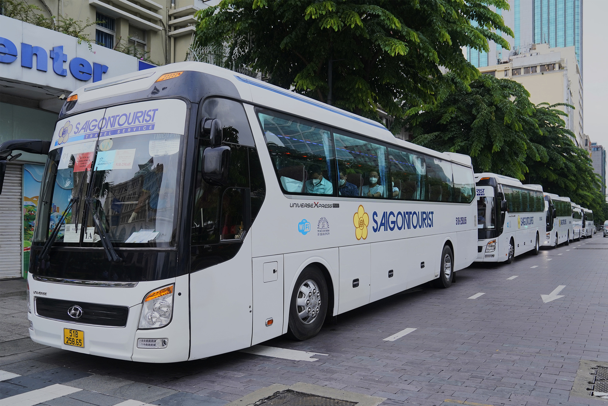 Saigontourist Group tiếp tục ti&ecirc;n phong t&agrave;i trợ, tổ chức tour tri &acirc;n Cần Giờ, Củ Chi cho h&agrave;ng ng&agrave;n y b&aacute;c sĩ tuyến đầu chống dịch - Ảnh 1.