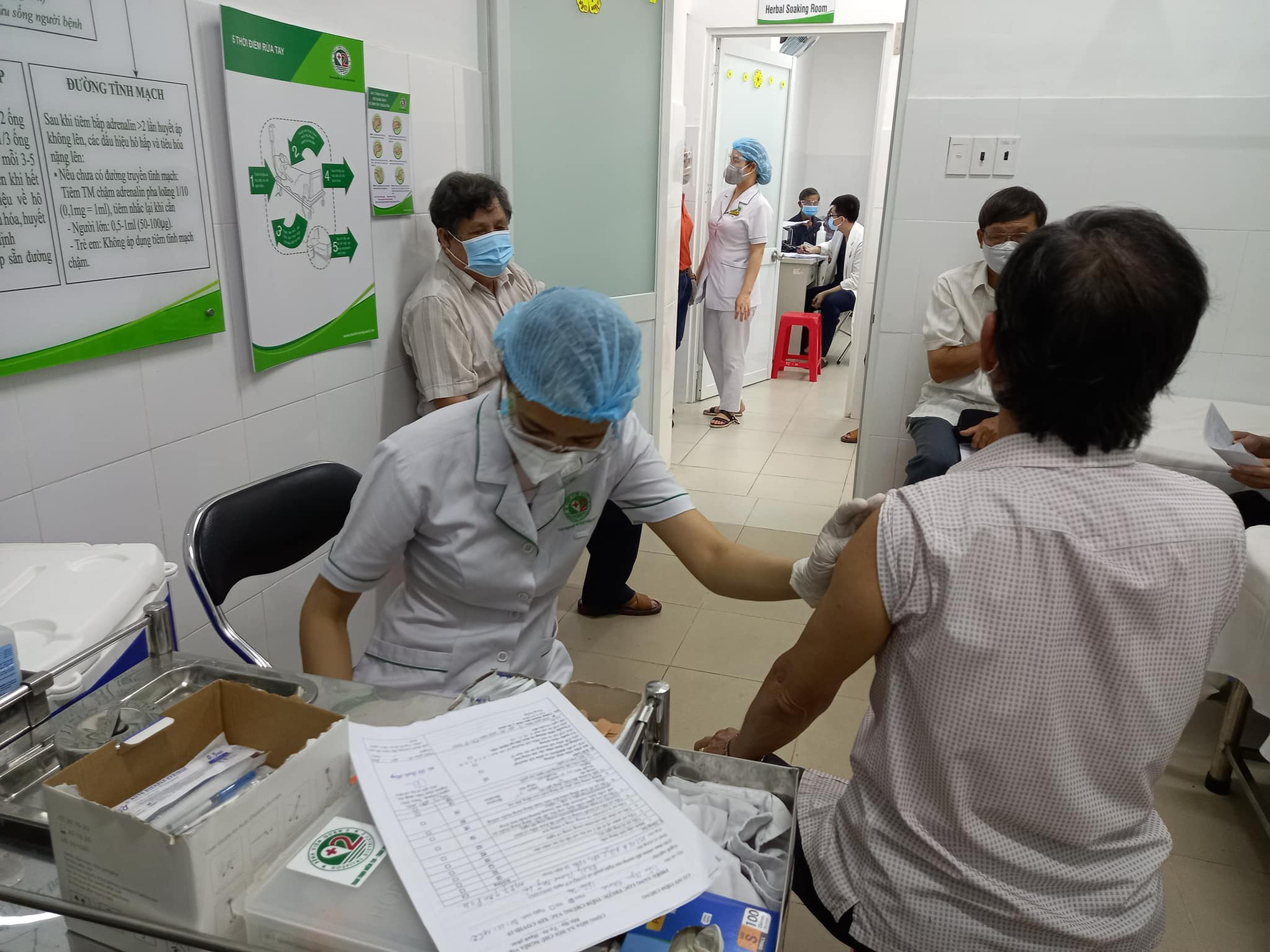 Ng&agrave;y 24-9, số mắc Covid-19 ở TP HCM giảm 1.266 ca so với ng&agrave;y trước đ&oacute; - Ảnh 2.