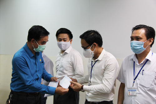 Đà Nẵng: Trao hỗ trợ cho đoàn viên - lao động là F0, F1