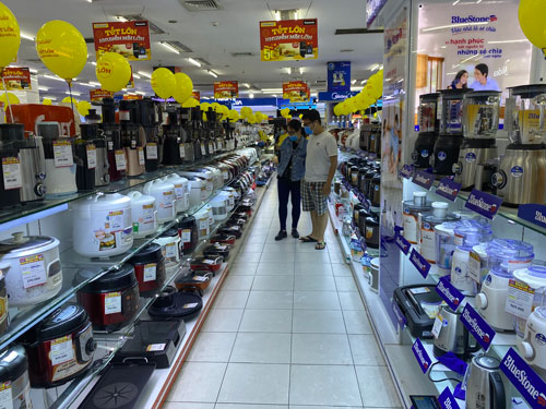 Shipper chạy liên quận, điện máy giảm giá mạnh - Ảnh 1.