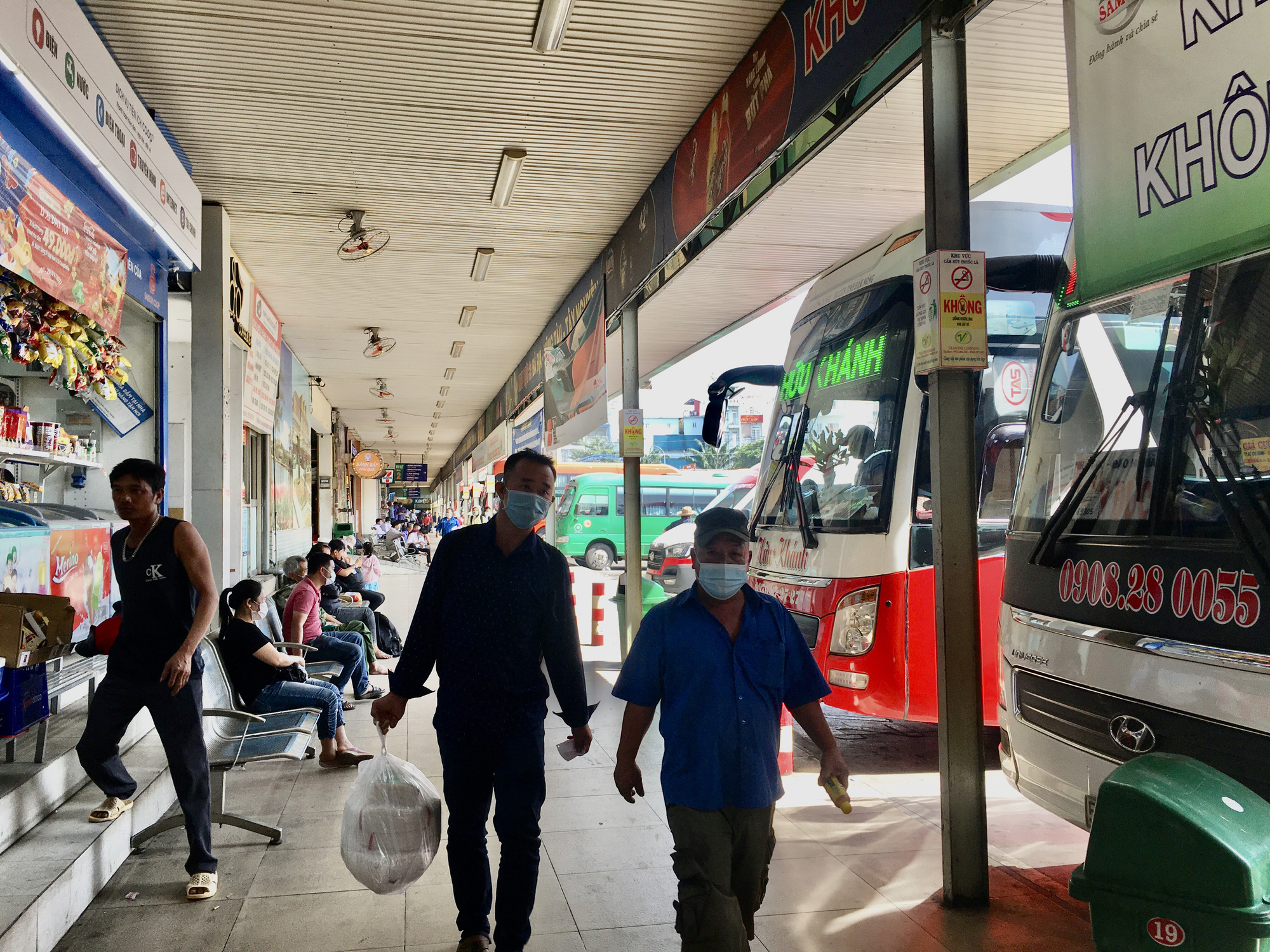 TP HCM: Đề xuất cho xe buýt, taxi, ôtô công nghệ hoạt động lại từ 1-10 - Ảnh 2.