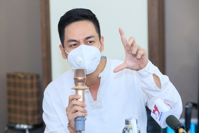 MC Phan Anh thừa nhận từng "tham" khi làm từ thiện