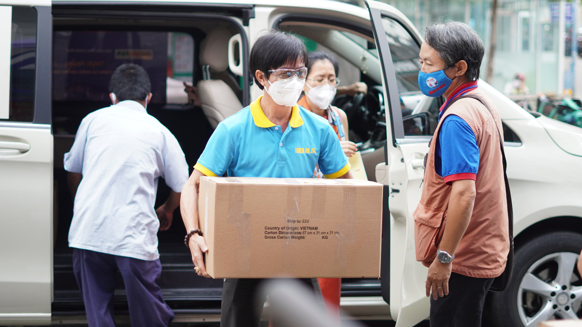 Mang tin vui đến Bệnh viện Chấn thương Chỉnh hình TP HCM - Ảnh 2.