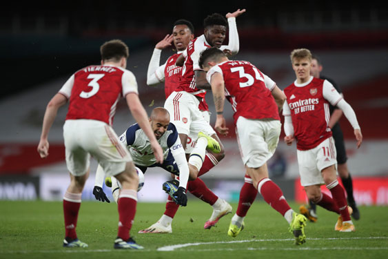 Derby của "những kẻ cùng khổ"