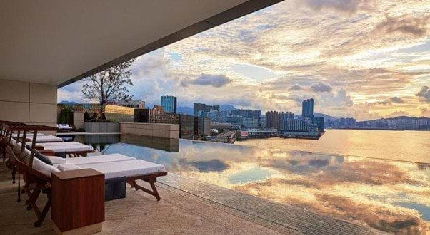 7 kh&aacute;ch sạn c&oacute; hồ bơi độc đ&aacute;o nhất, trong đ&oacute; c&oacute; một ở Việt Nam - Ảnh 5.