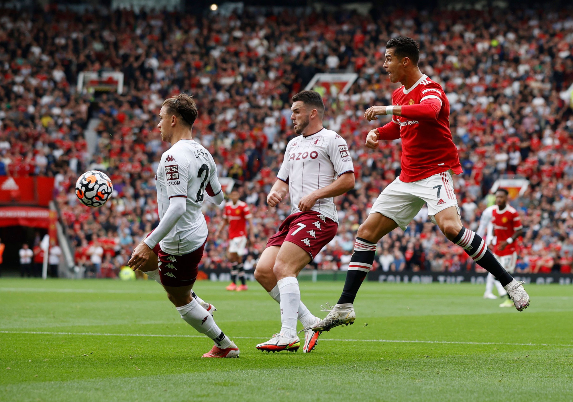 Bruno Fernandes hóa tội đồ, Man United gục ngã trước Aston Villa - Ảnh 1.