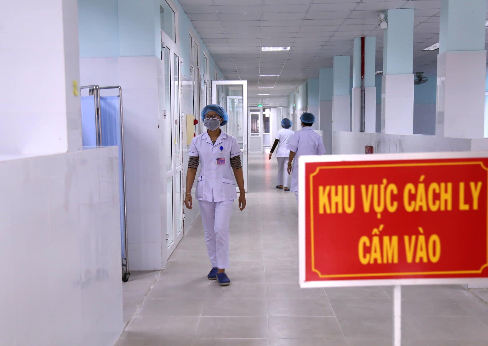 Quảng Bình phát hiện 3 nhân viên y tế ở Ba Đồn nhiễm SARS-CoV-2