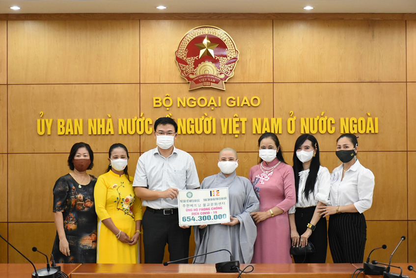 Triệu trái tim hướng về Tổ quốc