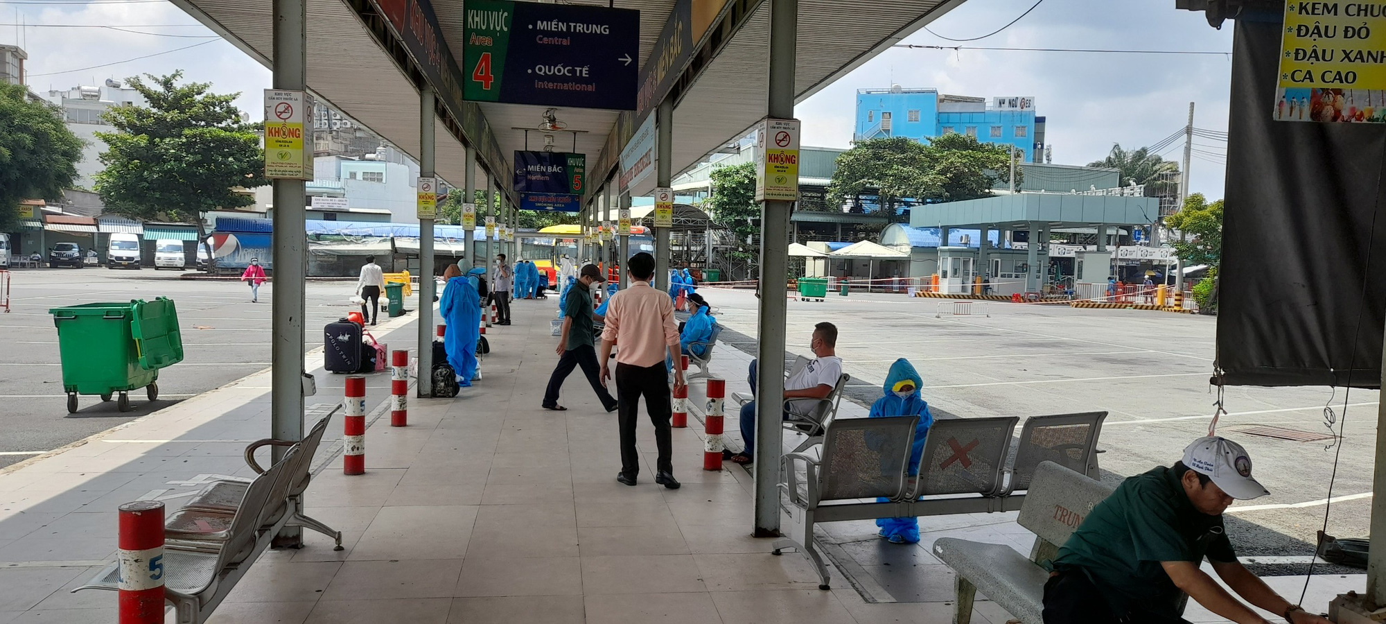Nhiều phụ nữ mang thai được đ&oacute;n từ TP HCM về B&agrave; Rịa- Vũng T&agrave;u - Ảnh 2.
