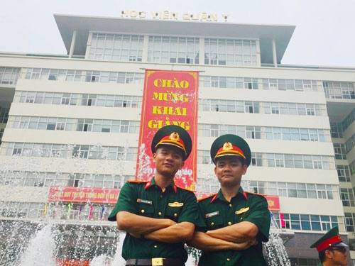 Vinh dự được chọn vào vùng dịch