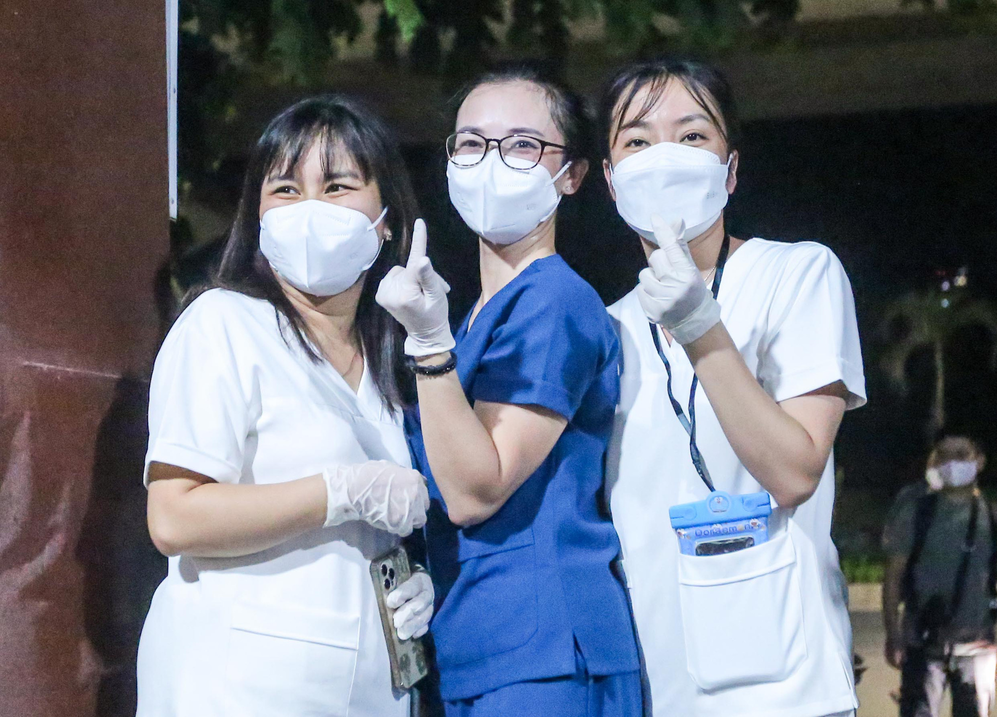 Dỡ bỏ cách ly y tế đối với ổ dịch phức tạp nhất với gần 600 ca mắc Covid-19 - Ảnh 10.