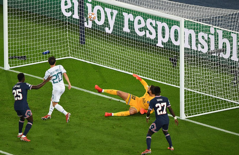 Đẳng cấp Messi định đoạt đại chiến, Man City đại bại ở Paris - Ảnh 5.