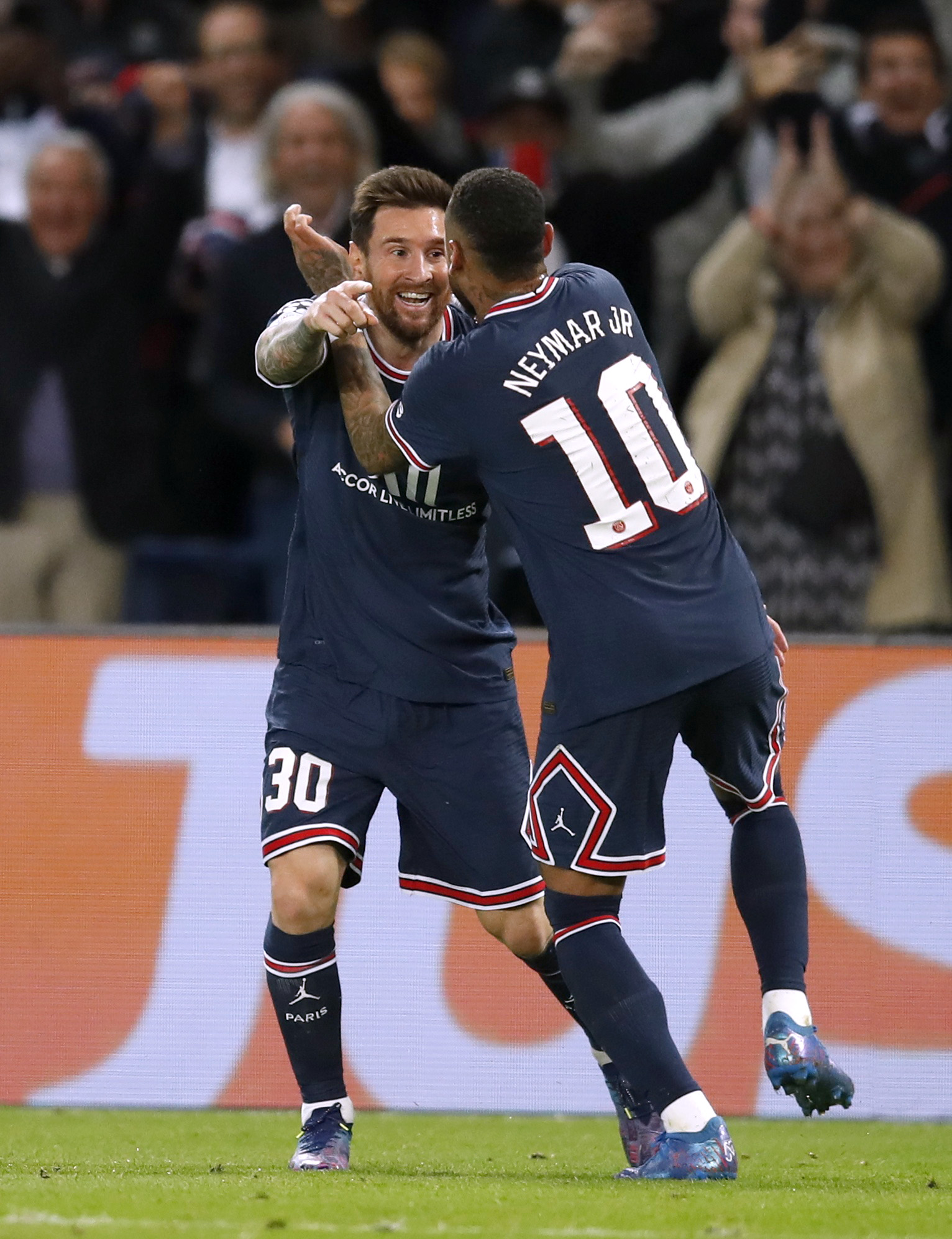 Đẳng cấp Messi định đoạt đại chiến, Man City đại bại ở Paris - Ảnh 8.