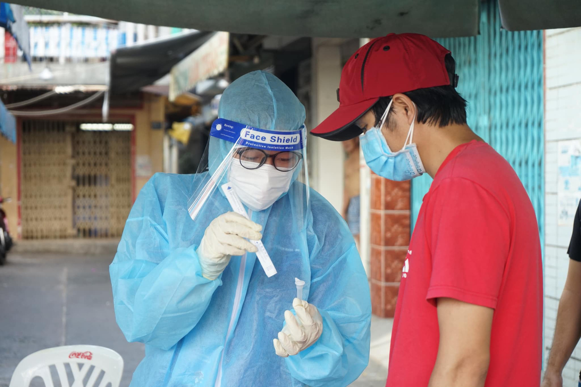 N&Oacute;NG: Từ nay đến 15-9, nơi c&oacute; nguy cơ cao sẽ x&eacute;t nghiệm Covid-19 tại nh&agrave; &iacute;t nhất 3 lần - Ảnh 1.