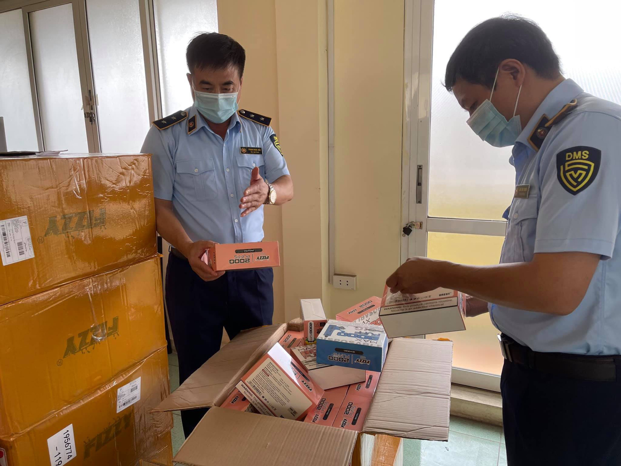 Sốt ruột vì thuốc lá thế hệ mới vẫn chưa được “luật hóa”
