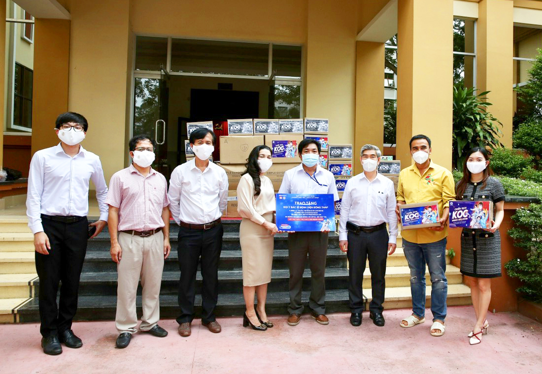 Tặng thuốc đặc trị Covid-19 cho người d&acirc;n c&aacute;c tỉnh ph&iacute;a Nam - Ảnh 4.