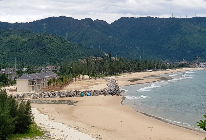 Đề nghị kiểm điểm Ban quản l&yacute; Khu kinh tế V&acirc;n Phong li&ecirc;n quan vụ lấn biển Đại L&atilde;nh - Ảnh 2.