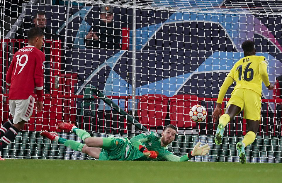 Ronaldo ghi bàn thắng phút 90+5, Man United ngược dòng quật ngã Villarreal - Ảnh 9.