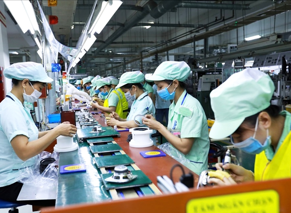 Hơn 7.400 lao động đ&atilde; nhận hỗ trợ từ Quỹ bảo hiểm thất nghiệp qua t&agrave;i khoản - Ảnh 1.