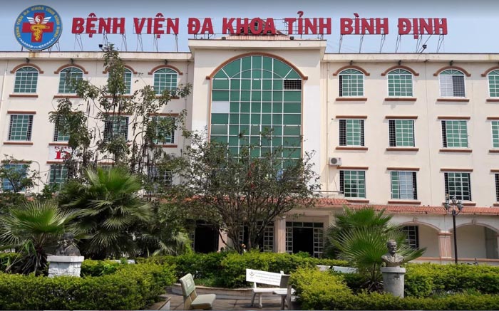 Tự uống thuốc hạ sốt vì nghĩ chỉ viêm họng, nữ điều dưỡng F0 khiến 68 người ở bệnh viện thành F1
