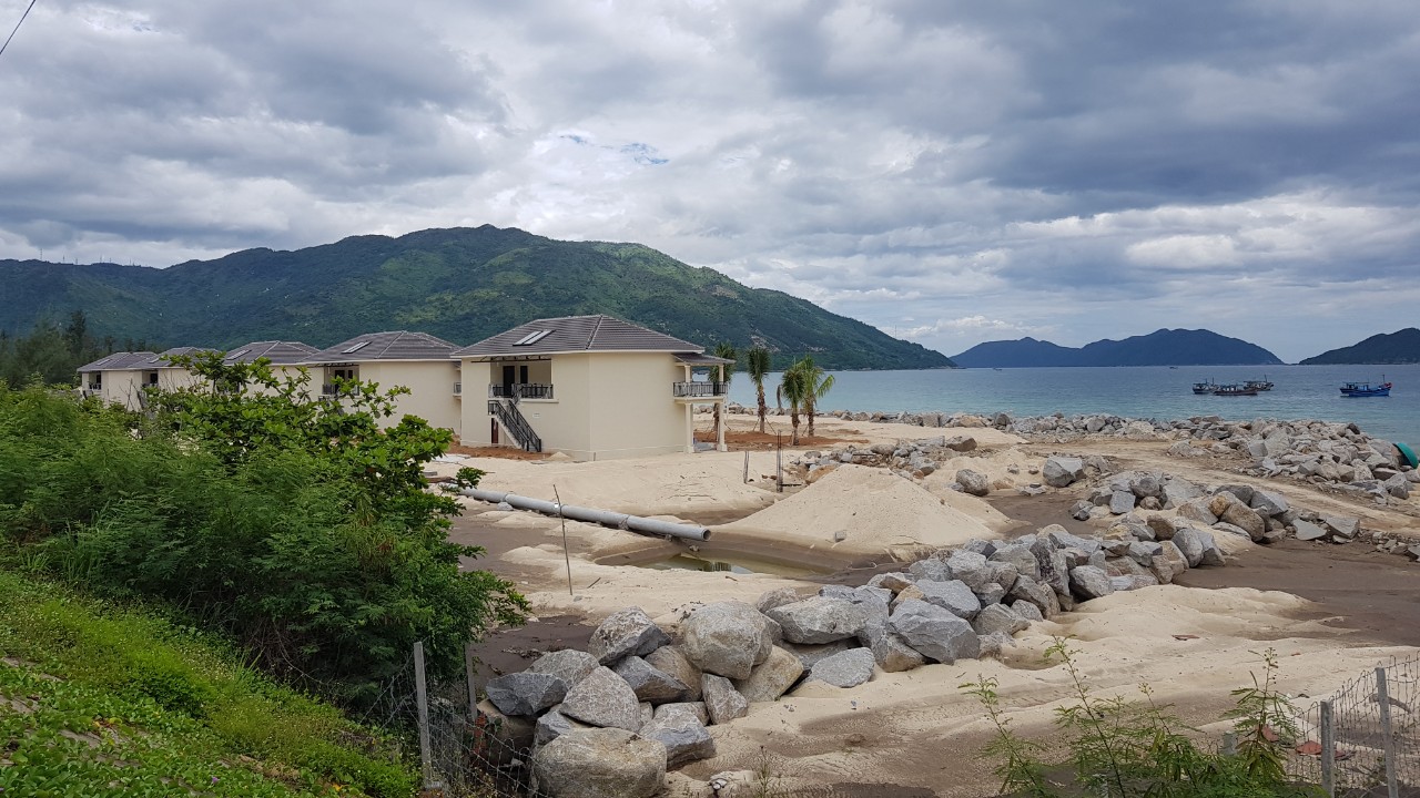 Đề nghị kiểm điểm Ban quản l&yacute; Khu kinh tế V&acirc;n Phong li&ecirc;n quan vụ lấn biển Đại L&atilde;nh - Ảnh 1.