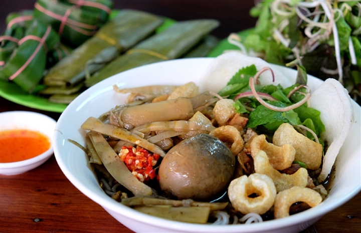 Đặc sản bún cua thối của phố núi Pleiku, thách bạn nếm thử mà không bịt mũi