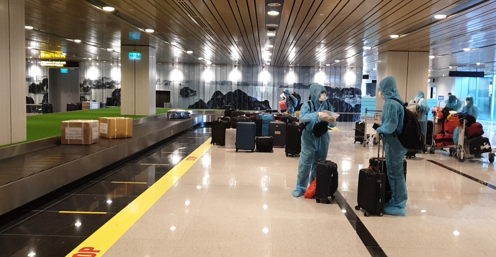 Chuyến bay đầu tiên thí điểm "hộ chiếu vắc-xin" đã hạ cánh tại sân bay Vân Đồn