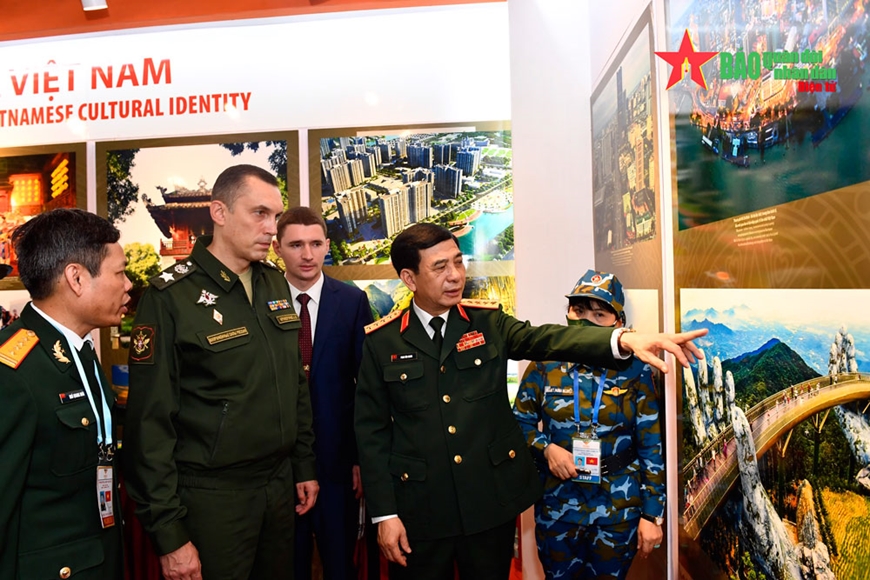 Bộ trưởng Quốc phòng Phan Văn Giang tiếp Thứ trưởng Bộ Quốc phòng Nga